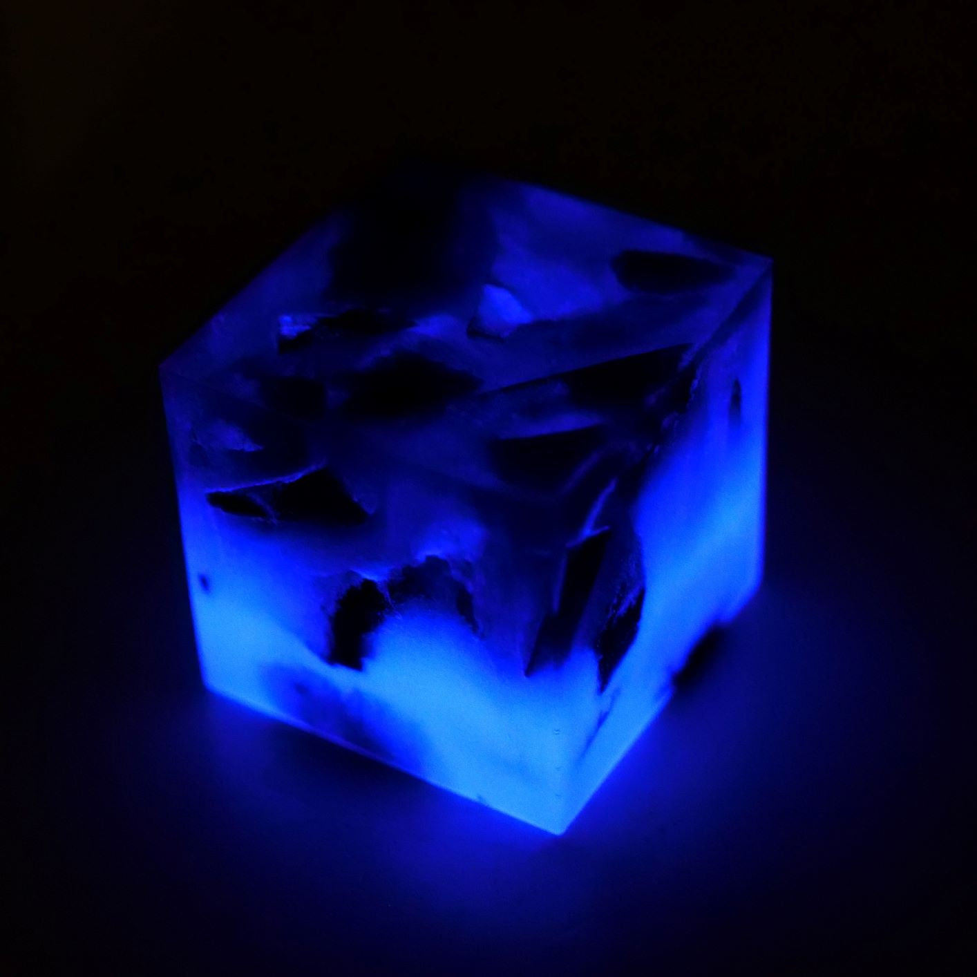 Obsidian Epoxy Cube Kit