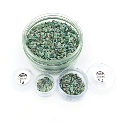 Emerald fragments in 1 g and 5 g jars